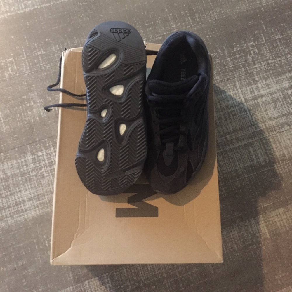 Yeezy - Picture 4 of 4